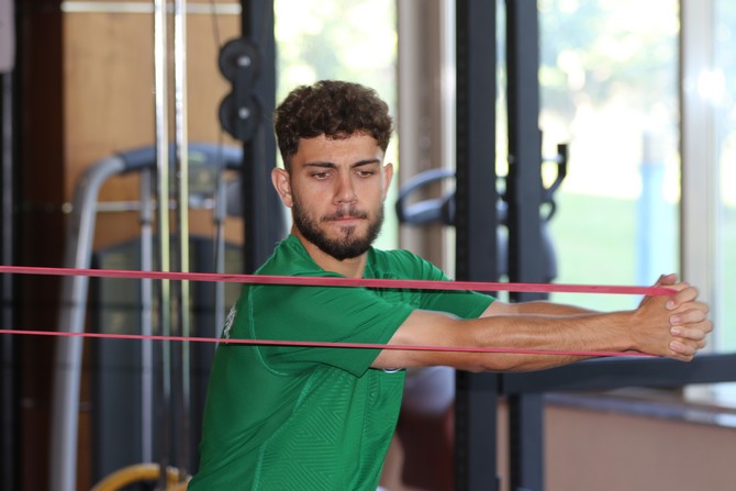 caykur-rizespor-deplasmanda-karsilasacagi-yeni-malatyaspor-macinin-hazirliklarini-cift-antrenmanla-surdurdu-2.jpg