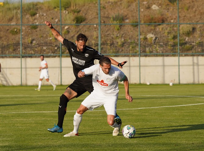 caykur-rizespor-erzurumda-oynadigi-3-hazirlik-macinda-gurcistan-ekibi-fc-torpedo-kutaisiyi-3-2-maglup-etti-11.jpg