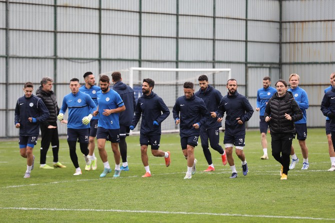 caykur-rizespor-fenerbahce-maci-hazirliklarini-surdurdu-1-001.jpg
