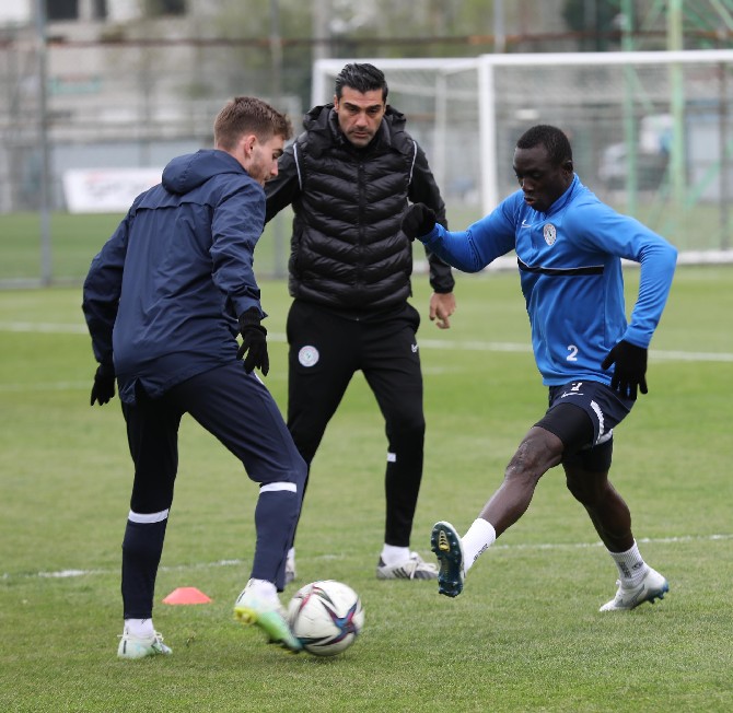 caykur-rizespor-fenerbahce-maci-hazirliklarini-surdurdu-4-001.jpg
