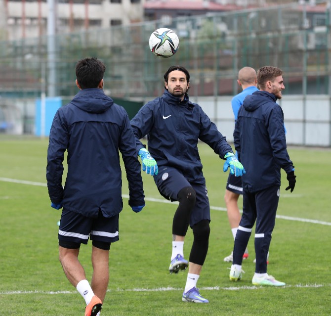caykur-rizespor-fenerbahce-maci-hazirliklarini-surdurdu-5-001.jpg