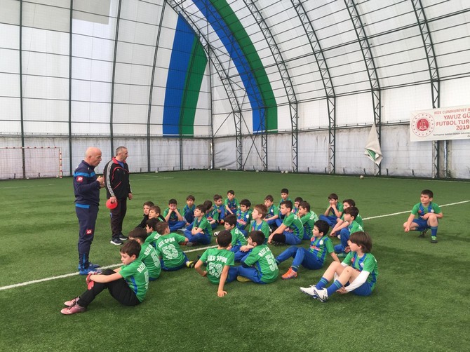 caykur-rizespor-futbol-okulu’nun-ilki-rize-merkezde-acildi-(1)-001.jpg