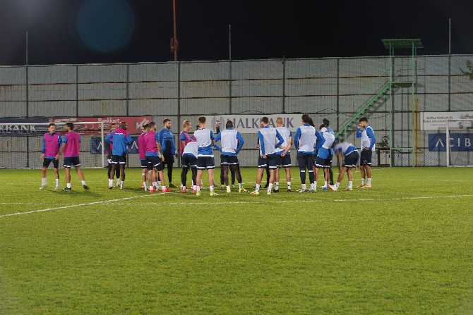 caykur-rizespor-galatasaray-hazirliklarina-basladi-3.jpg
