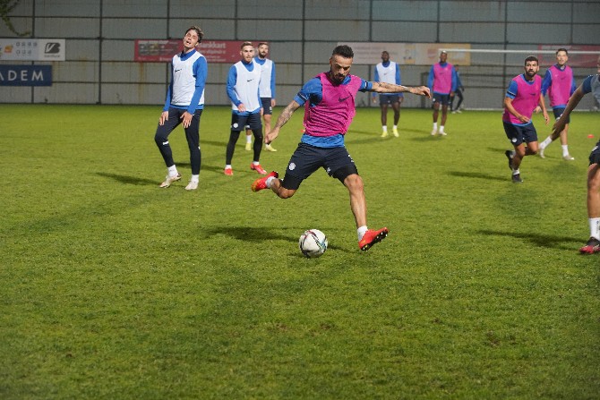 caykur-rizespor-galatasaray-hazirliklarina-basladi-7.jpg