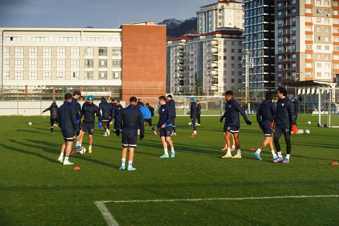 caykur-rizespor-giresunspor-macinin-hazirliklarini-tamamladi-4.jpg