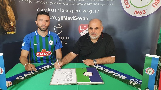 caykur-rizespor-gokhan-gonul-ile-2-yillik-anlasma-sagladi-5.jpg