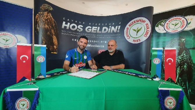 caykur-rizespor-gokhan-gonul-ile-2-yillik-anlasma-sagladi-6.jpg