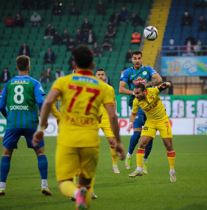 caykur-rizespor-goztepe-macindan-fotograflar-12.jpg