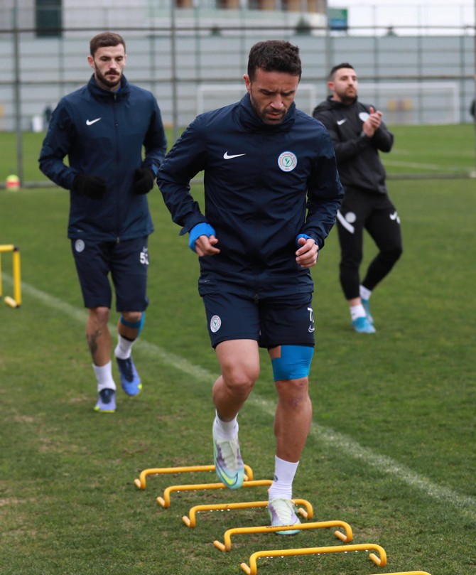 caykur-rizespor-gzt-giresunspor-maci-hazirliklarini-surdurdu-12.jpg