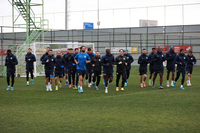 caykur-rizespor-gzt-giresunspor-maci-hazirliklarini-surdurdu-6.jpg