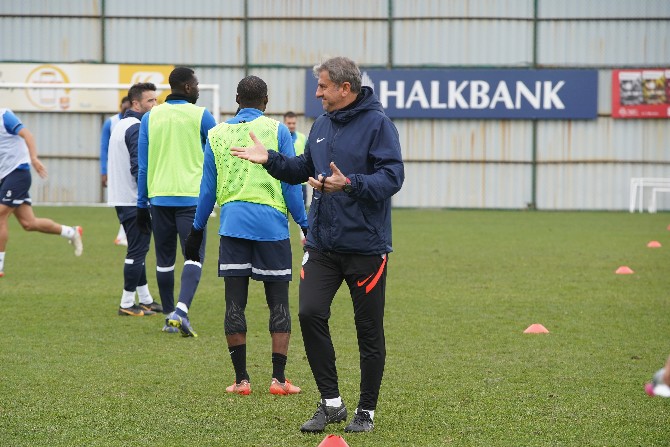 caykur-rizespor-hatayspor-hazirliklarini-tamamladi-5.jpg