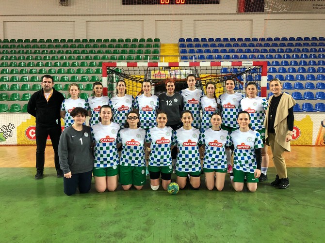 caykur-rizespor-hentbol-kadin-takimi-001.jpg