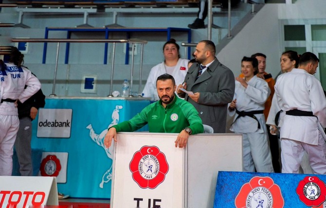 caykur-rizespor-judo-takimi-turkiye-5-si-oldu-5.jpg