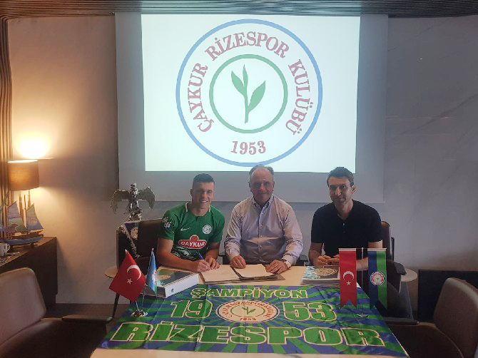 caykur-rizespor-konrad-michalaki-transfer-etti-(2).jpg
