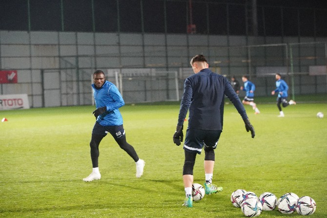 caykur-rizespor-konyaspora-hazirlaniyor-11.jpg