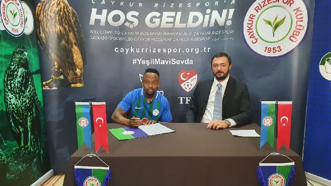 caykur-rizespor-lebogang-phiri-ile-3-yillik-sozlesme-imzaladi-2.jpg