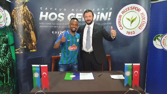 caykur-rizespor-lebogang-phiri-ile-3-yillik-sozlesme-imzaladi-5.jpg