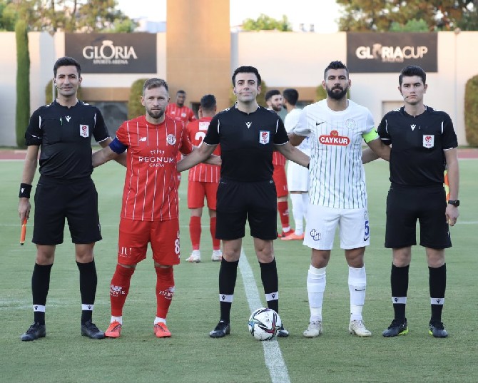 caykur-rizespor-milli-maclar-nedeniyle-super-lige-verilen-arada-fraport-tav-antalyaspor-ile-oynadigi-hazirlik-macini-2-1-kaybetti-3.jpg