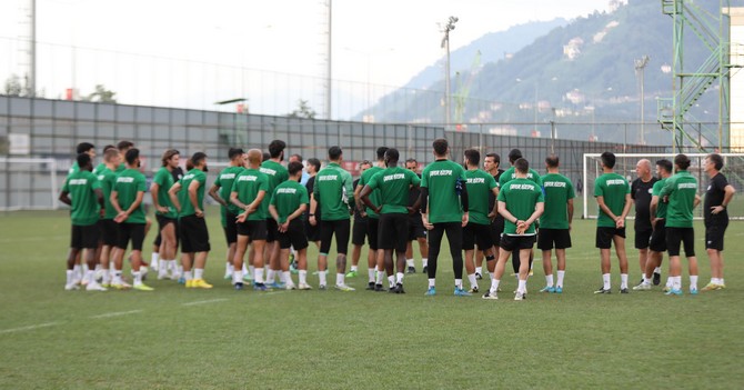 caykur-rizespor-spor-toto-1-ligin-4-haftasinda-deplasmanda-yeni-malatyaspor-ile-yapacagi-macin-hazirliklarini-surdurdu-8.jpg