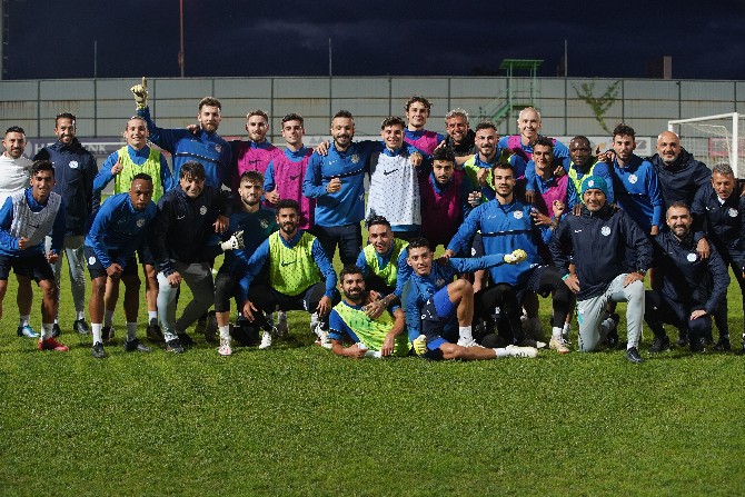 caykur-rizespor-super-ligin-9-haftasinda-sahasinda-oynayacagi-gzt-giresunspor-maci-hazirliklarini-cift-antrenmanla-surdurdu-16.jpg