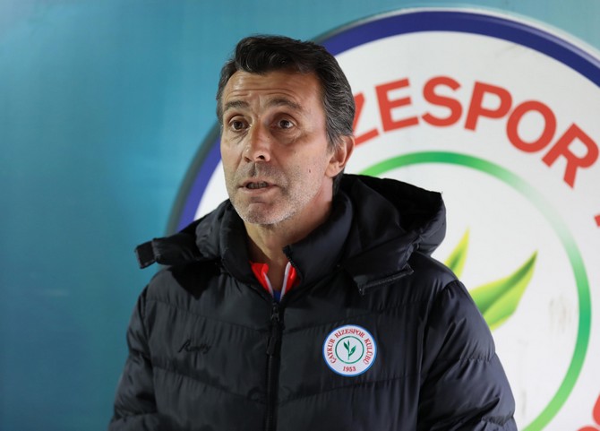 caykur-rizespor-teknik-direktoru-bulent-korkmaz-2-002.jpg