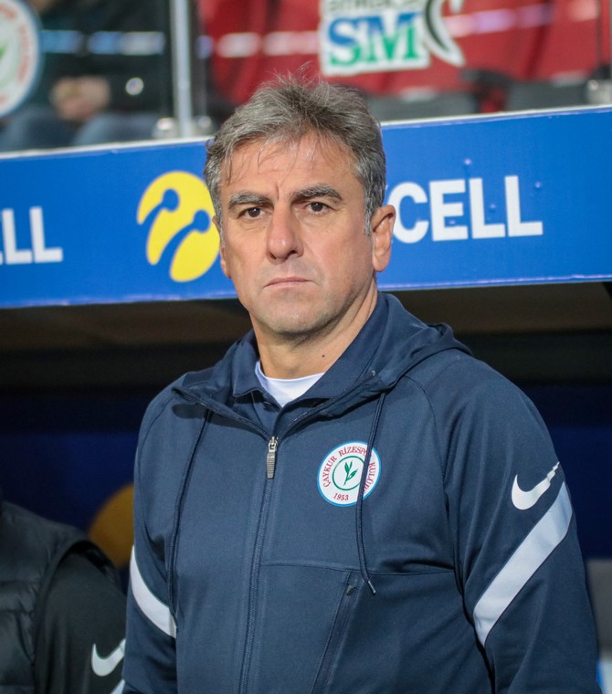 caykur-rizespor-teknik-direktoru-hamza-hamzaoglu-002.jpg
