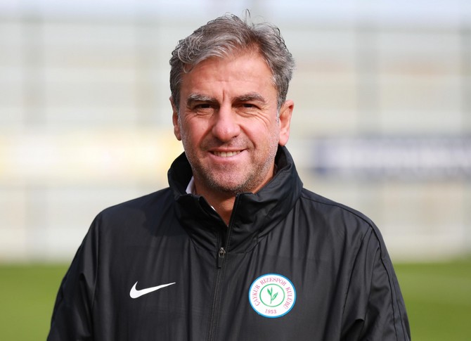 caykur-rizespor-teknik-direktoru-hamza-hamzaoglu-1-002.jpg