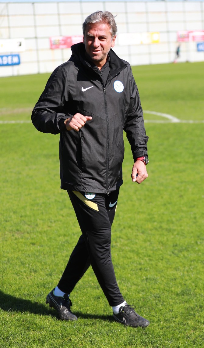 caykur-rizespor-teknik-direktoru-hamza-hamzaoglu-5.jpg