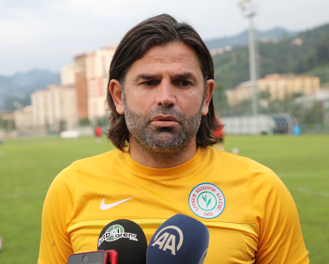 caykur-rizespor-teknik-direktoru-ibrahim-uzulmez-002.jpg