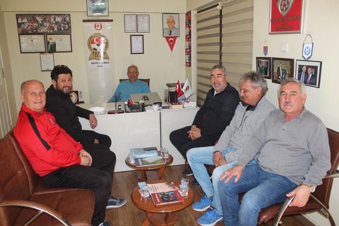 caykur-rizespor-teknik-direktoru-ismail-kartalin-istifasinin-ardindan-ismi-yesil-mavililerle-anilan-teknik-direktor-samet-aybaba,-aciklamada-bulundu..jpg