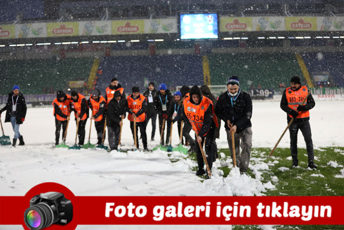 caykur-rizespor-trabzonspor-maci-oncesi-kar-yagisi-etkili-oluyor-foto-galeri-001.jpg