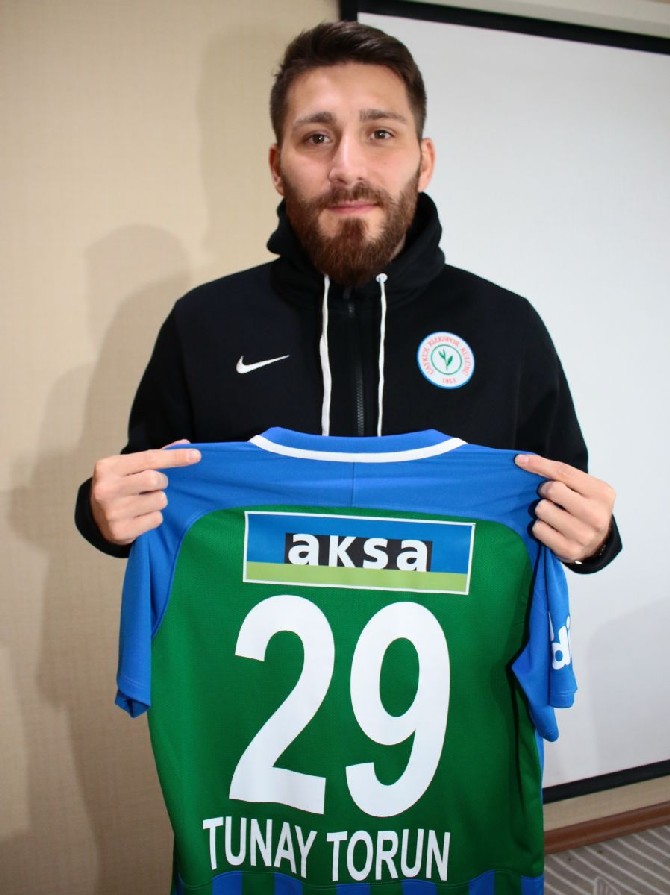 caykur-rizespor-tunay-torun-ile-sozlesme-imzaladi-(4).jpg
