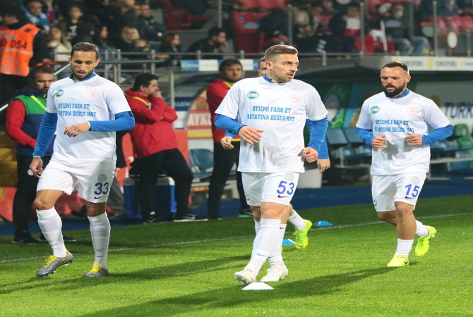 caykur-rizespor-ve-besiktas-“otizmi-erken-tani,-fark-et”-dedi-(7).jpg