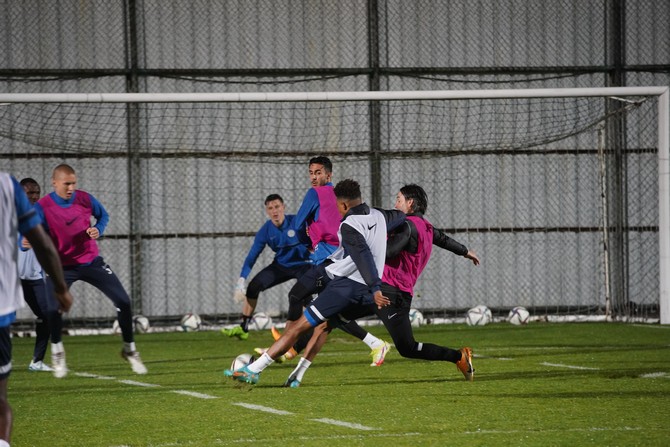caykur-rizespor-yeni-malatyaspor-hazirliklarina-basladi-3.jpg