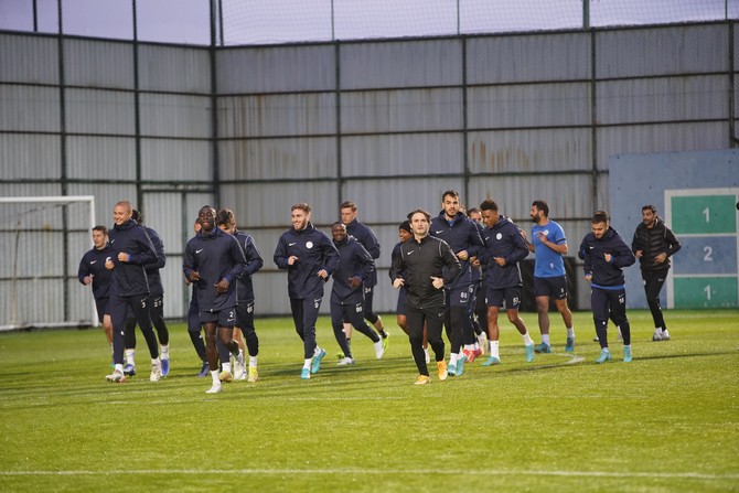 caykur-rizespor-yeni-malatyaspor-hazirliklarina-basladi-4.jpg