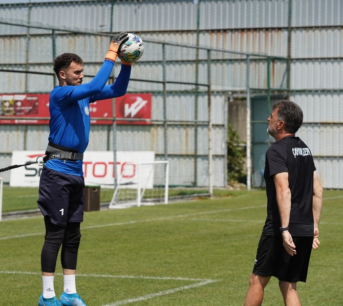caykur-rizespor-yeni-sezon-hazirliklarini-surdurdu-3-002.jpg