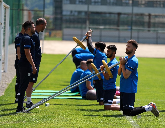 caykur-rizespor-yeni-sezon-hazirliklarini-surdurdu-3.jpg