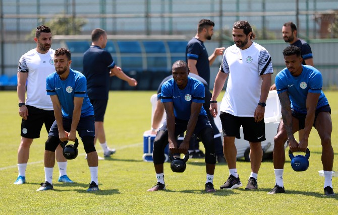 caykur-rizespor-yeni-sezon-hazirliklarini-surdurdu-4.jpg