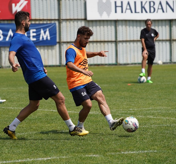 caykur-rizespor-yeni-sezon-hazirliklarini-surdurdu-6-002.jpg