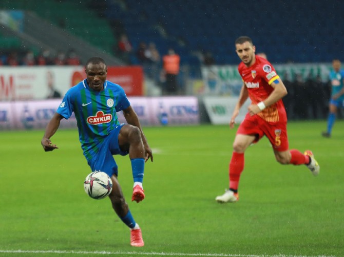 caykur-rizespor-yukatel-kayserispor-karsilasmasi-3.jpg