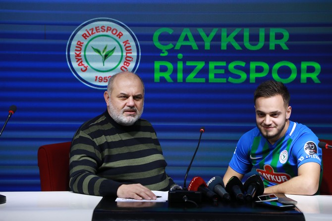caykur-rizespor-yusuf-sariyi-renklerine-bagladi-3.jpg