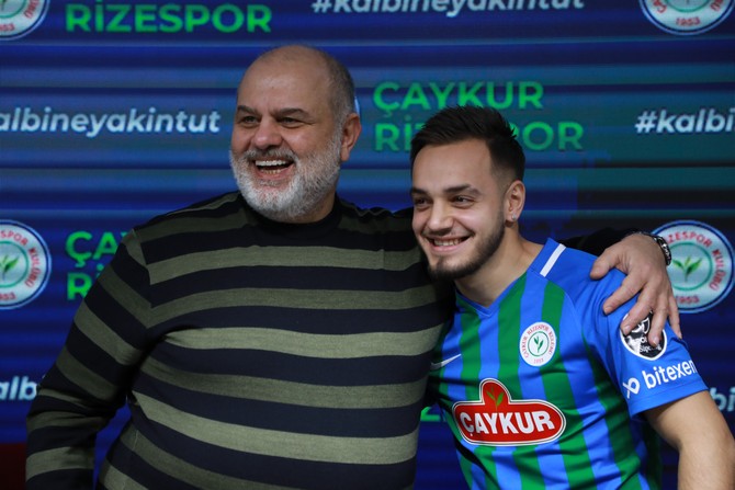 caykur-rizespor-yusuf-sariyi-renklerine-bagladi-5.jpg