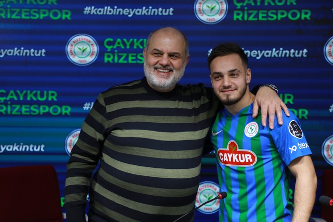 caykur-rizespor-yusuf-sariyi-renklerine-bagladi-6.jpg