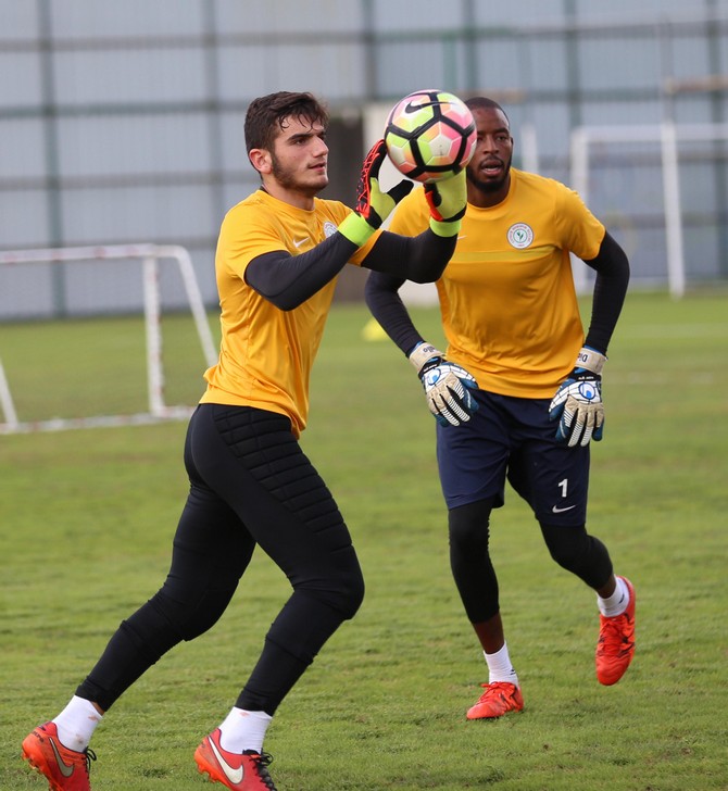 caykur-rizesporda-akhisar-belediyespor-hazirliklari-(8).jpg