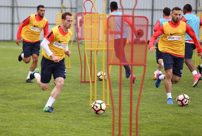 caykur-rizesporda-fenerbahce-maci-hazirliklari-(8).jpg