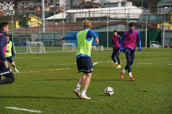 caykur-rizesporda-karadeniz-derbisi-hazirliklari-basladi-4.jpg