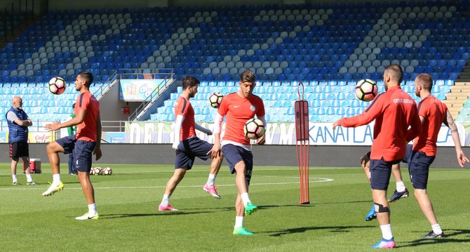 caykur-rizesporda-osmanlispor-maci-hazirliklari-(4).jpg