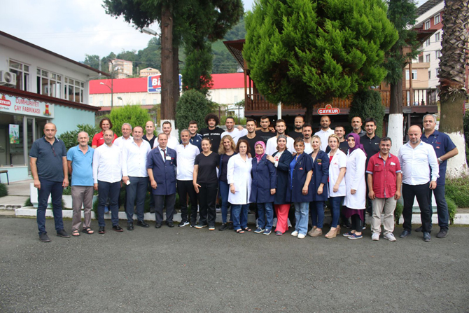 caykur-rizespordan-yas-cay-fabrika-ziyareti.jpg