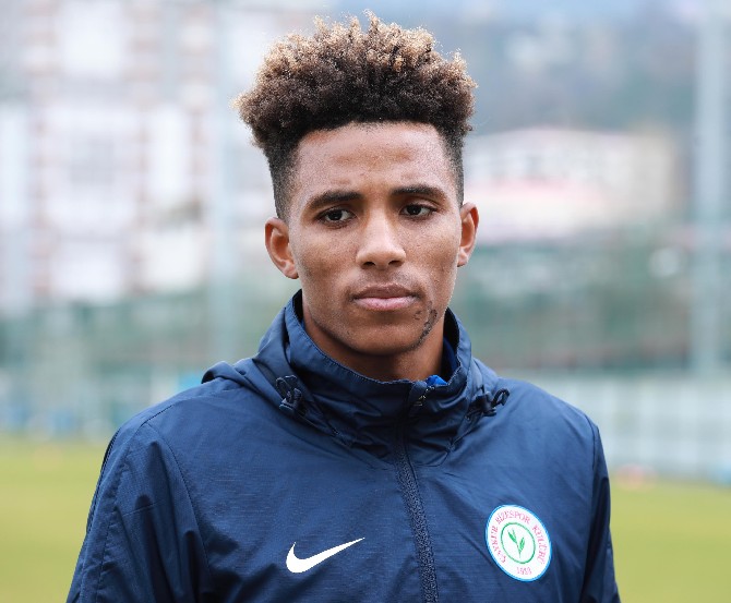caykur-rizesporlu-futbolcu-gedson-fernandes-3.jpg