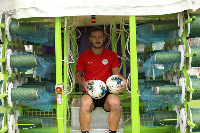 caykur-rizesporlu-futbolcu-ogulcan-caglayan-(2).jpg